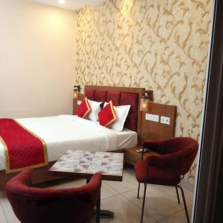Hotel Singla Residency Kangra Buitenkant foto