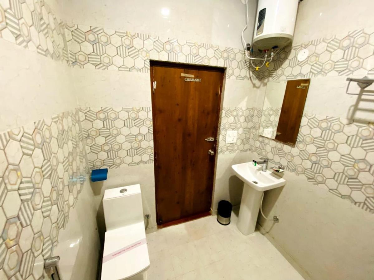 Hotel Singla Residency Kangra Buitenkant foto