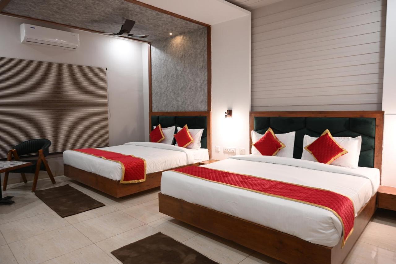 Hotel Singla Residency Kangra Buitenkant foto