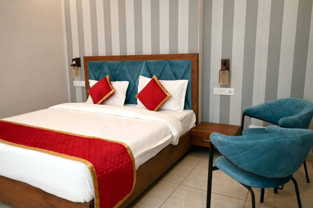 Hotel Singla Residency Kangra Buitenkant foto