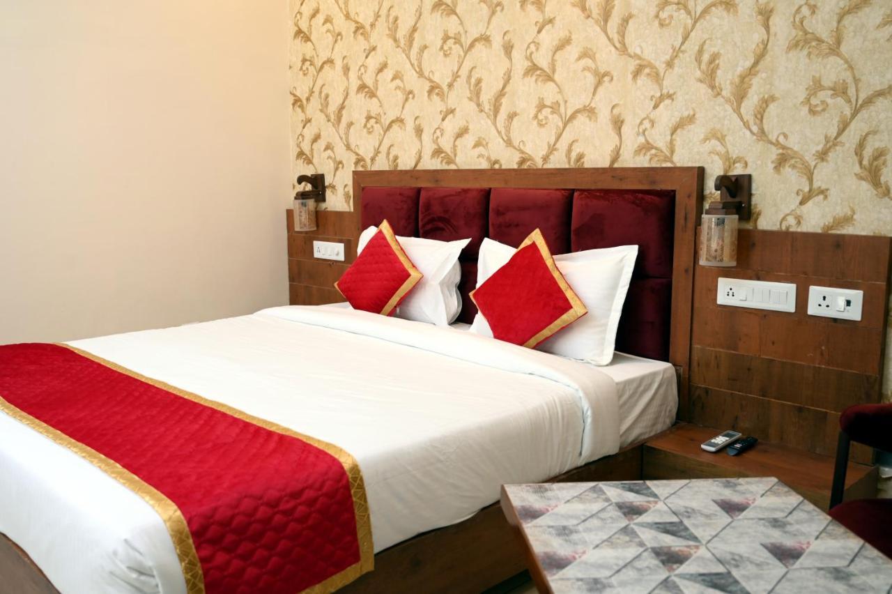 Hotel Singla Residency Kangra Buitenkant foto